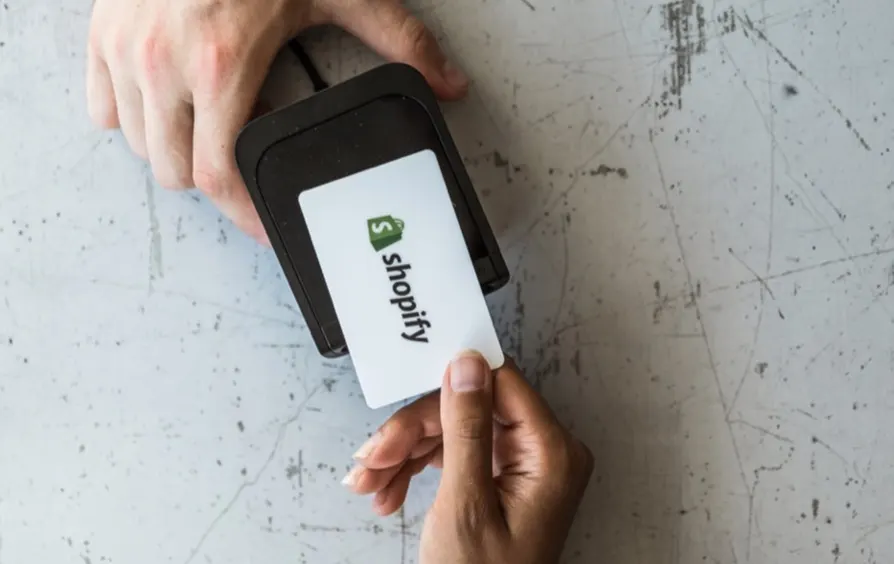 Paying with a Shopify card at a Shopify POS reader
